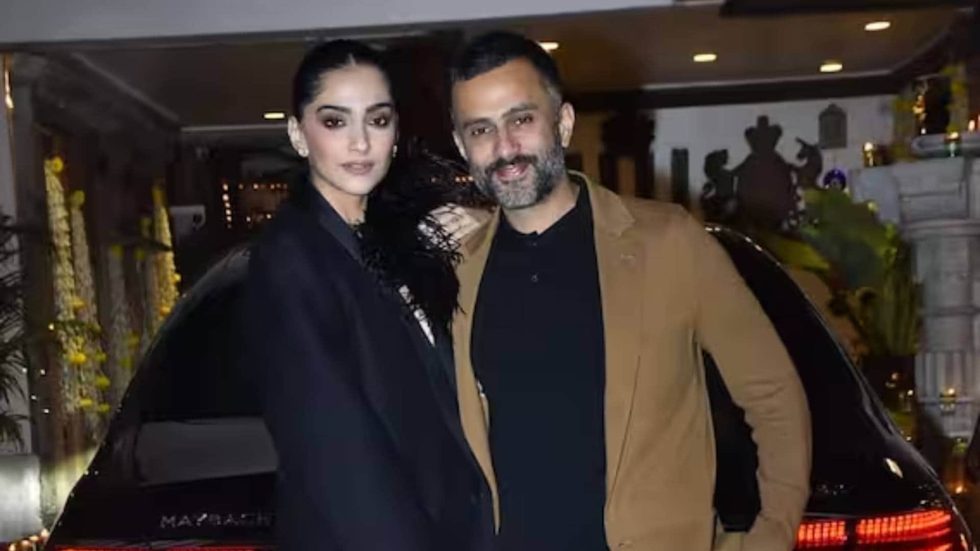 ANIL KAPOOR HOST A SPECIAL BIRTHDAY PARTY FOR JAVED AKHTAR SONAM KAPOOR FARHAN AKHTAR ATTENDED