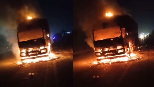 Container caught fire with a loud explosion on the National Highway, driver-conductor saved his life by jumpin