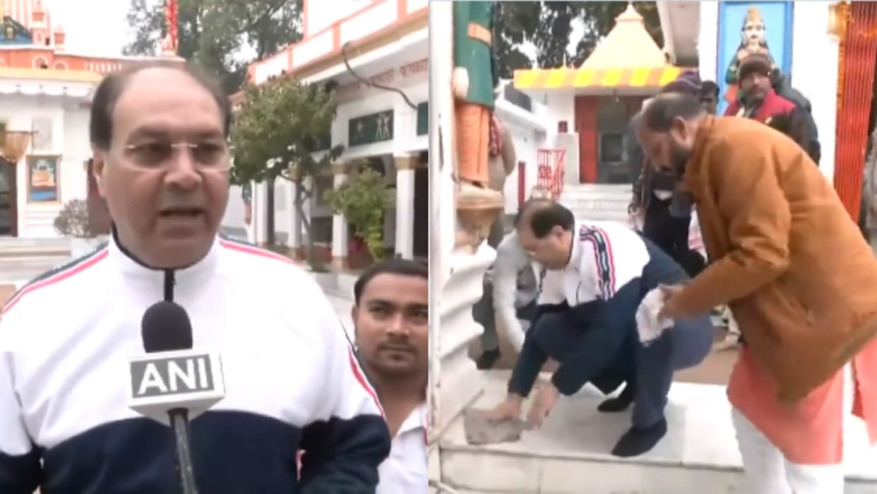 BJP leader Mohsin Raza takes part in 'Swachhata Abhiyan' in Lucknow's Hanuman Temple.