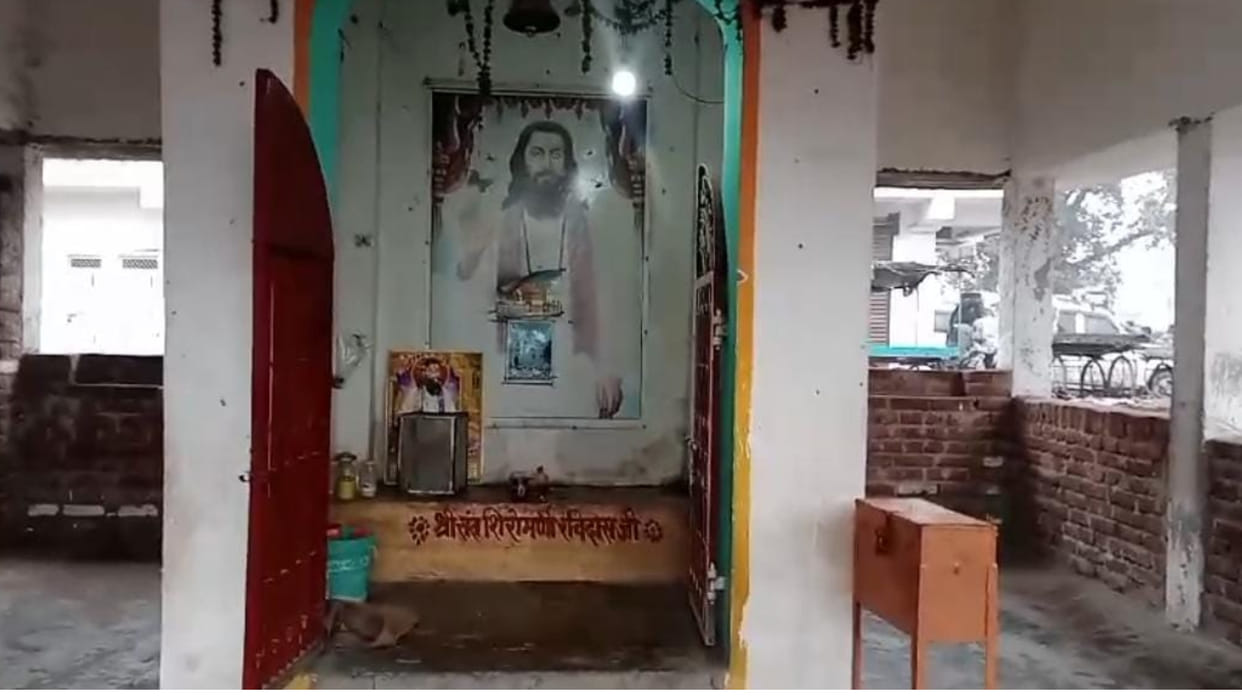 Mischievous elements broke the statues of Baba Saheb and Saint Ravidas