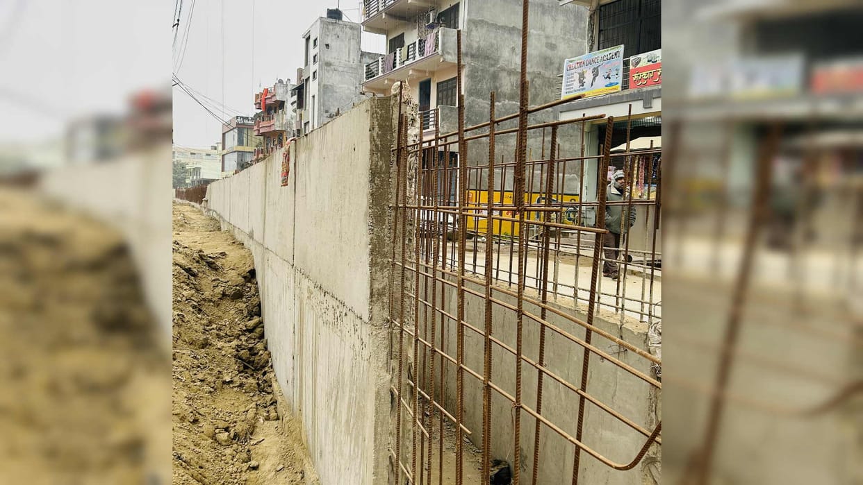 People of Deoria Bypass worried about leaving drain and building road