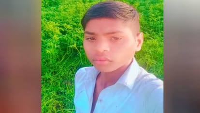 Agra: तेज रफ्तार लोडर ने बाइक में मारी टक्कर, साले की मौत; जीजा की हालत नाजुक teenager died while his companion was seriously injured in collision with loader in Agra