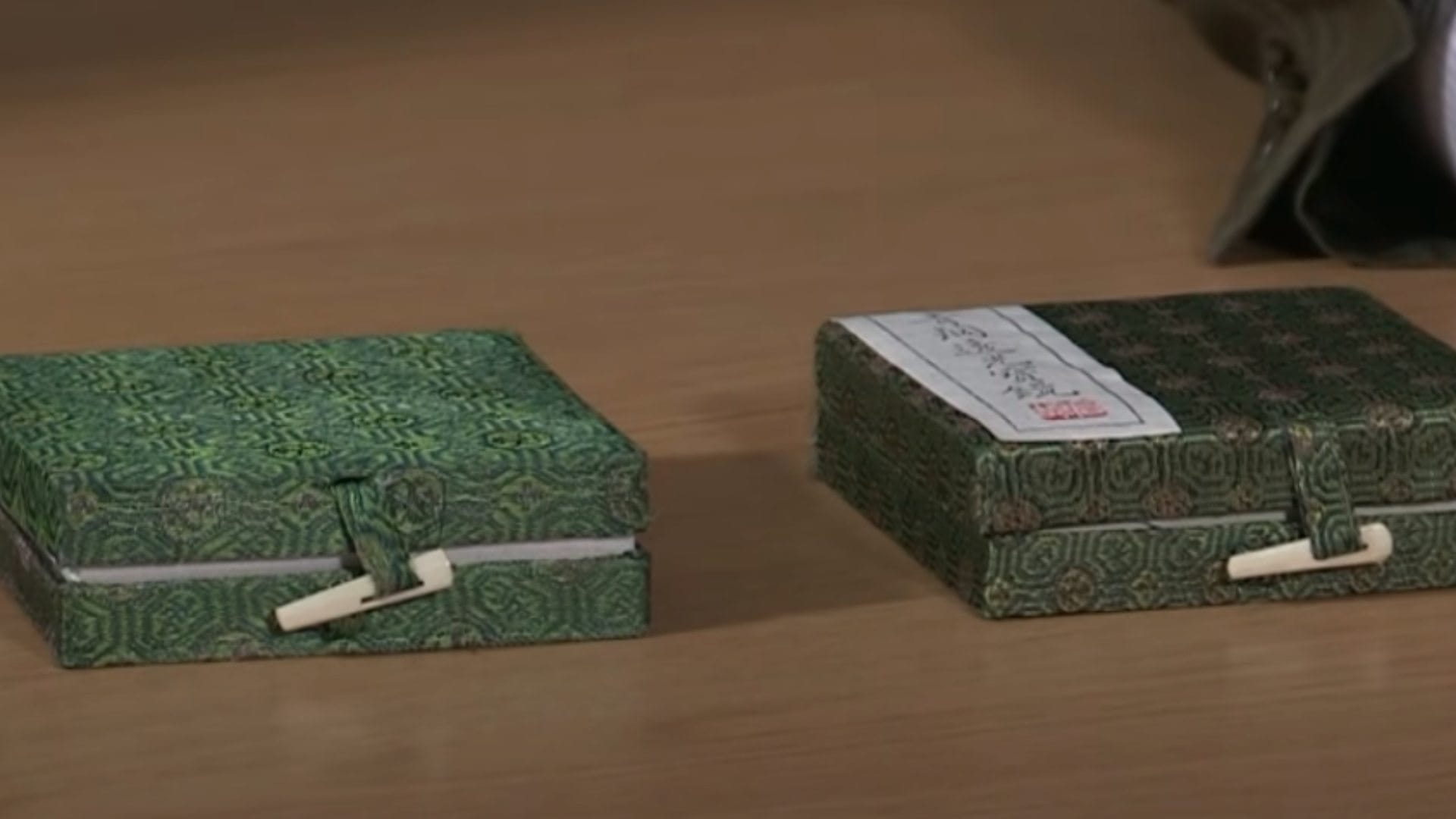 chinese magic mirrors What is the story of the Chinese mirror? What are the Chinese secret mirrors?
