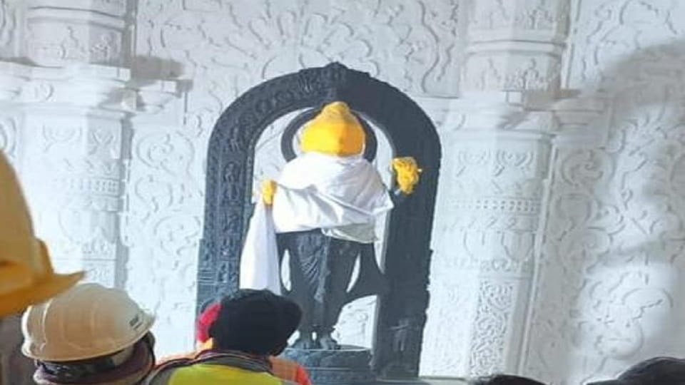 Ayodhya Ram Mandir: The sanctum sanctorum echoed with Veda mantras, Ramlala was seated on the throne