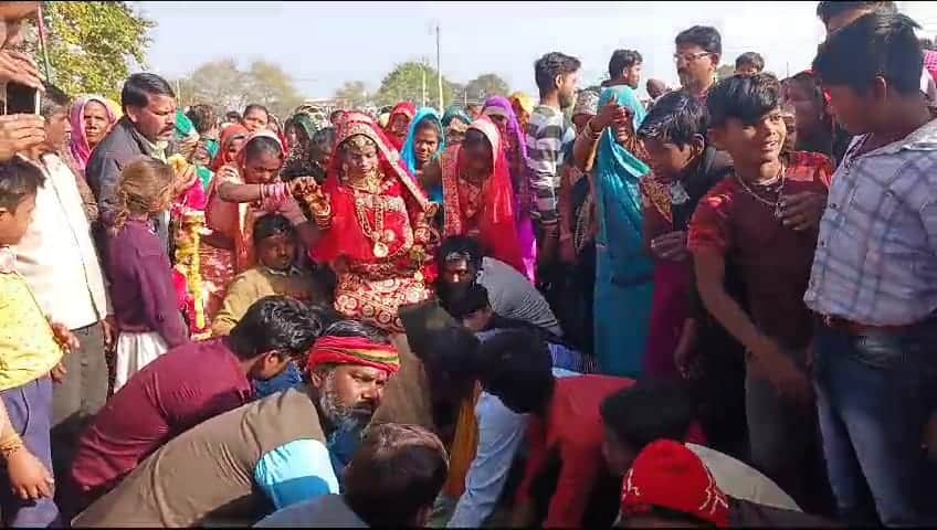 Mother Died so Damoh Vivah Cricket Cup Tournament Organised To Fund Daughter's Marriage