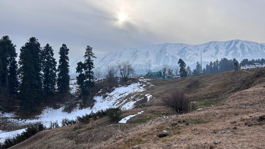 jammu kashmir weather update: snowfall in hilly rain in plain sunshine in some areas