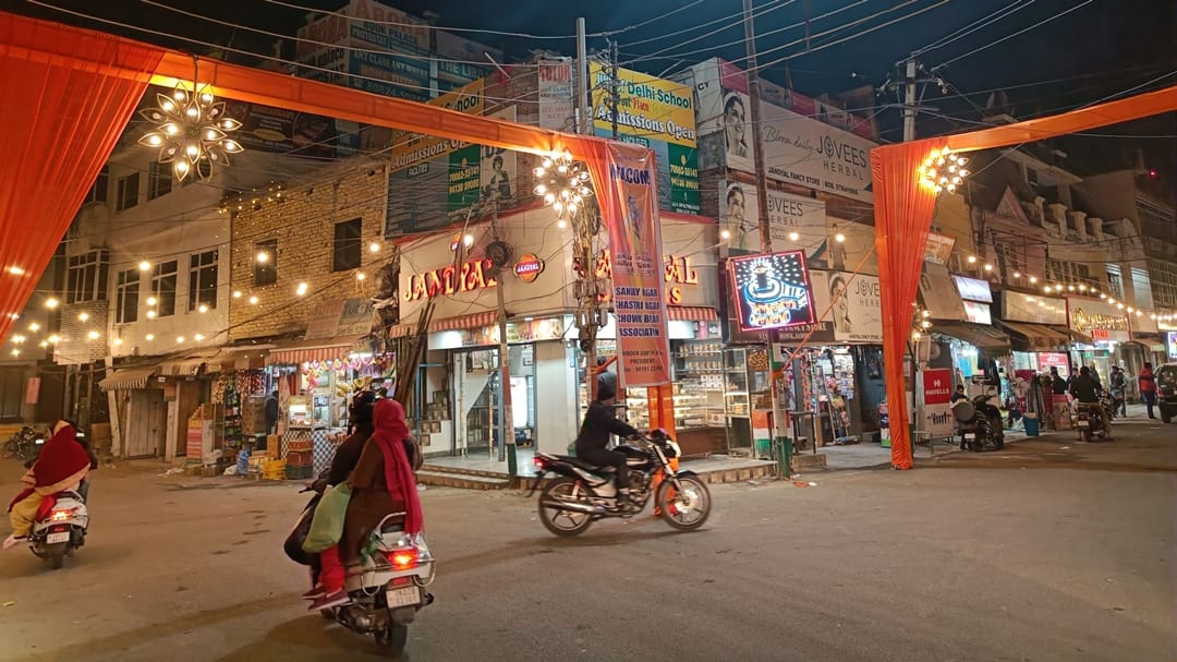Jammu: Pran Pratishtha ceremony will be broadcast on 20 feet LED in the warehouse.