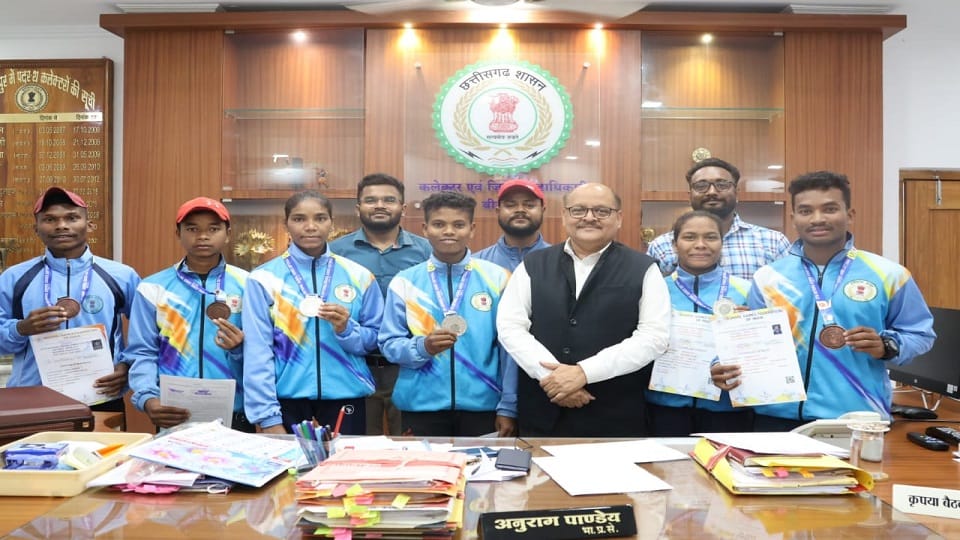 कलेक्टर अनुराग पांडे ने सभी को दी बधाई