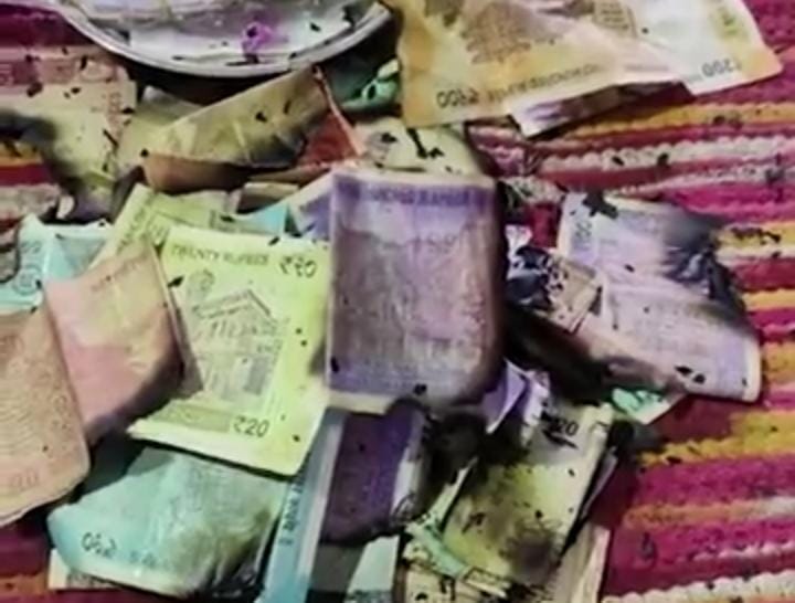 Ratlam: Fire broke out in the donation box of Ratlam's Mahalakshmi temple, notes got burnt