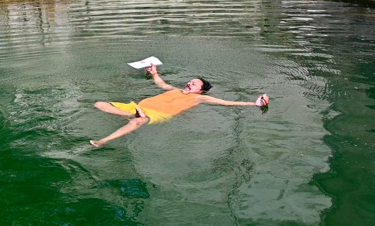 Ram Bhakti: Policemen of Damoh do Jalasadhana in water for hours by taking the name of Shri Ram.