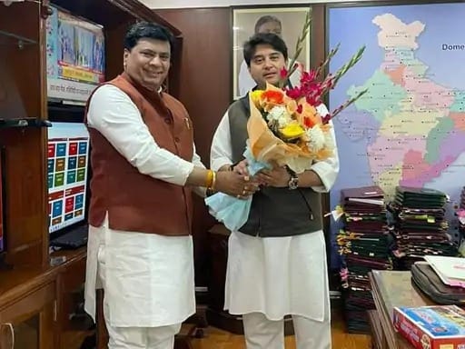 MP News: Big blow to Congress in Morena before Lok Sabha elections, former MLA Rakesh Mavai joins BJP.