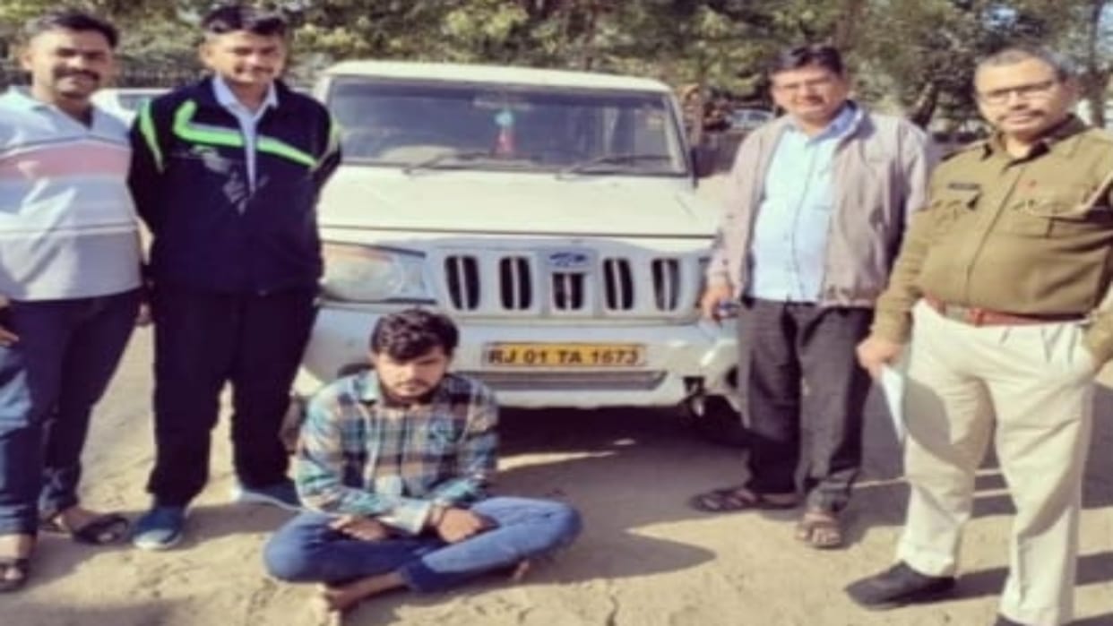 Sirohi News Smuggler transporting doda poppy and opium in plastic bags arrested