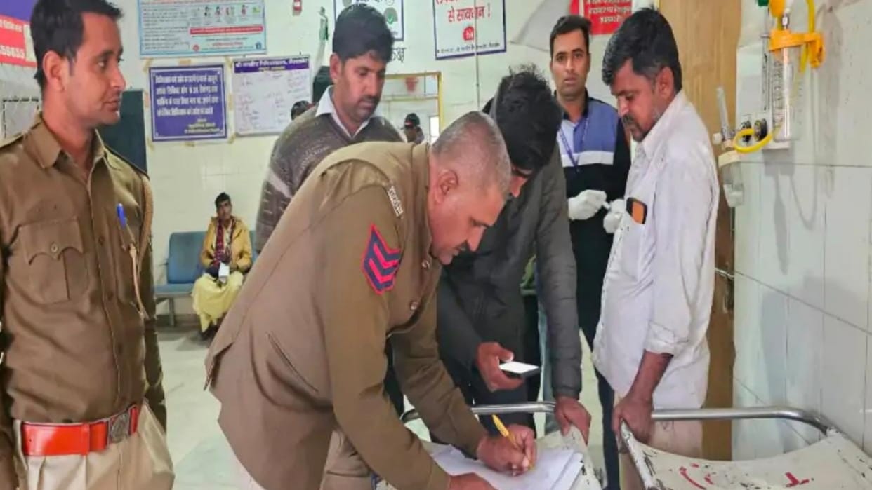Girl dies after jumping out of car due to tire burst two couples were coming from Ahmedabad to visit Jaisalmer