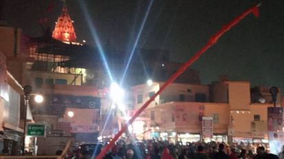 रात में ऐसी दिव्य दिख रही रामनगरी: लेजर लाइट शो लगा रहे चार चांद; मनोरम दृश्यों को कैमरे में कैद कर रहे लोग Ramnagari looking very divine at night laser light show adding to charm here