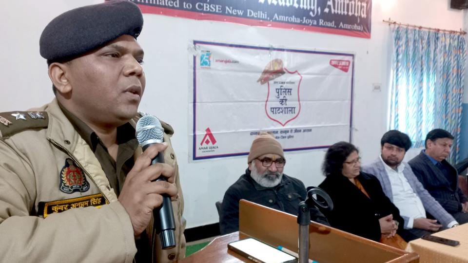 Amroha: Girl students do not need afraid anyone, SP said - Police ready for your safety
