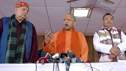 CM Yogi Adityanath reviews the preprations of Pran Pratishtha in Ayodhya.