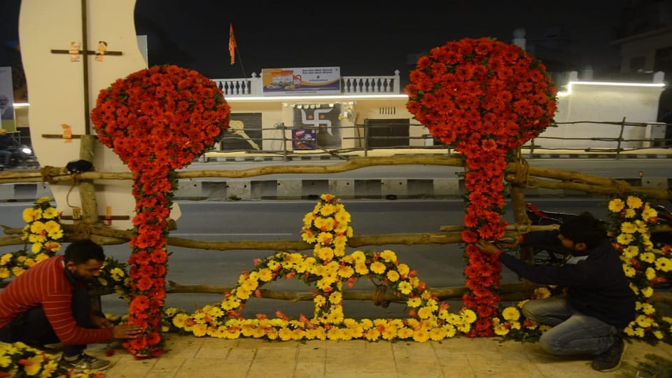 People are busy even at night to beautify the decorated Ramnagari.