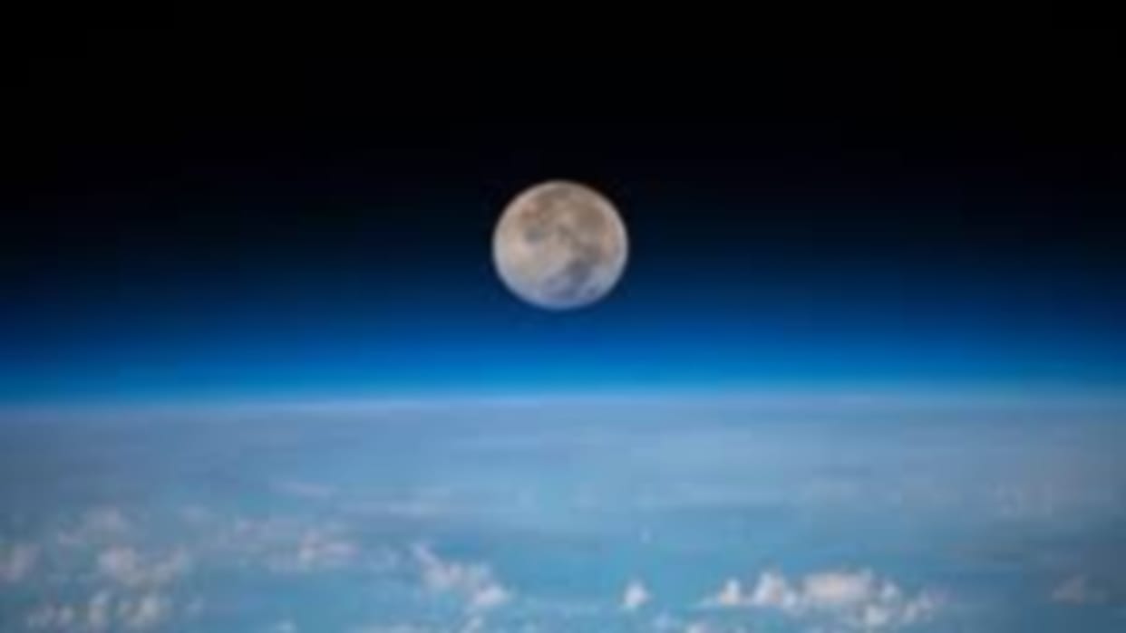 Bring me the moon, then bought land on the moon for my wife, gave her a gift on the wedding anniversary.