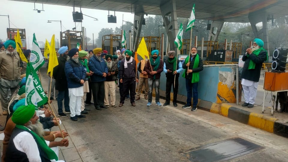 Qaumi Insaf Morcha freed toll plazas for release of Bandi Sikhs