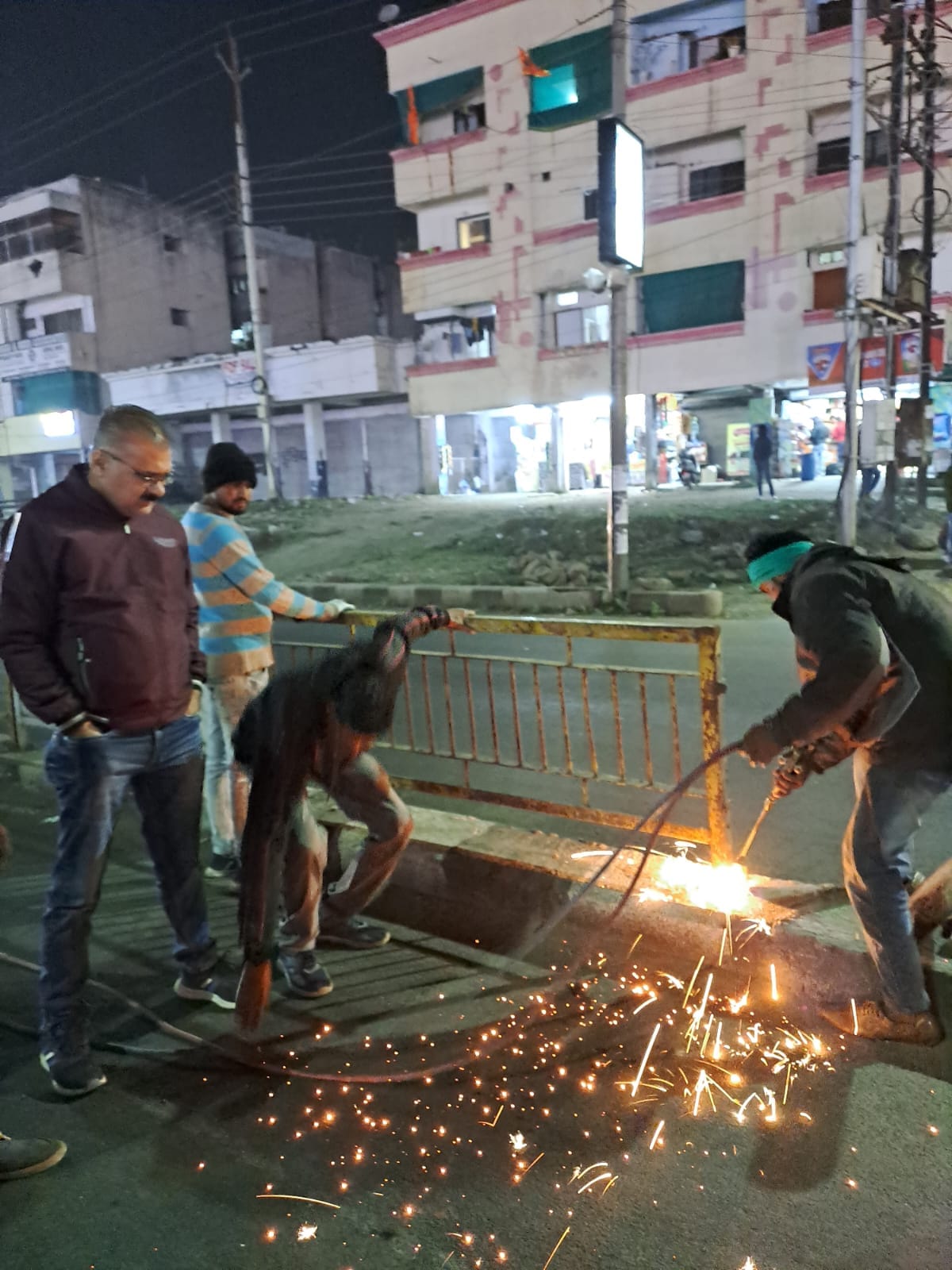 MP News: Work on demolition of BRTS corridor worth Rs 360 crore started, work on solar lights started