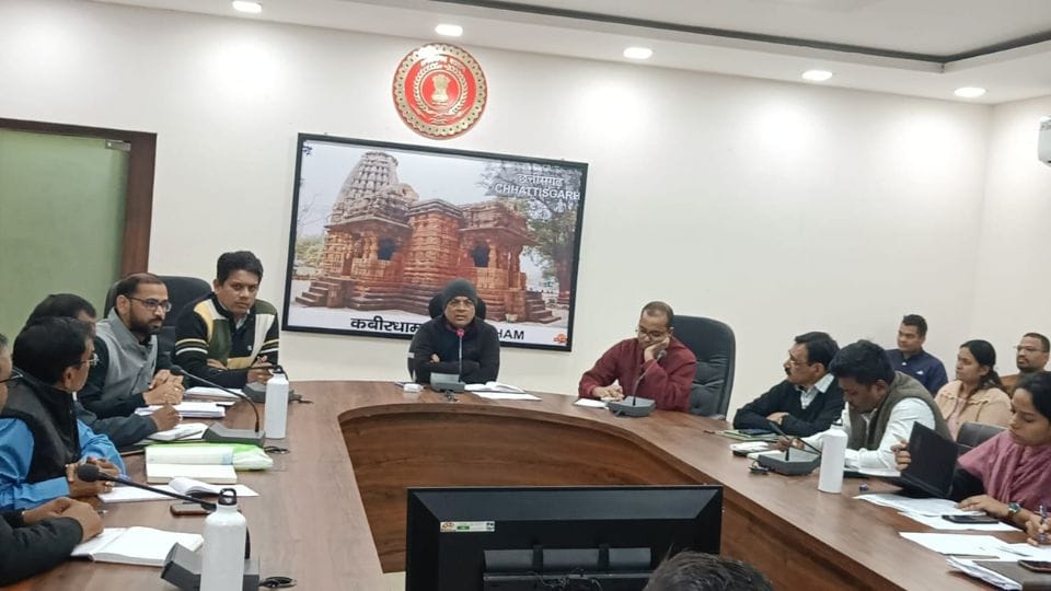 Collector suspends center in charge after finding irregularities in paddy procurement in Kabirdham