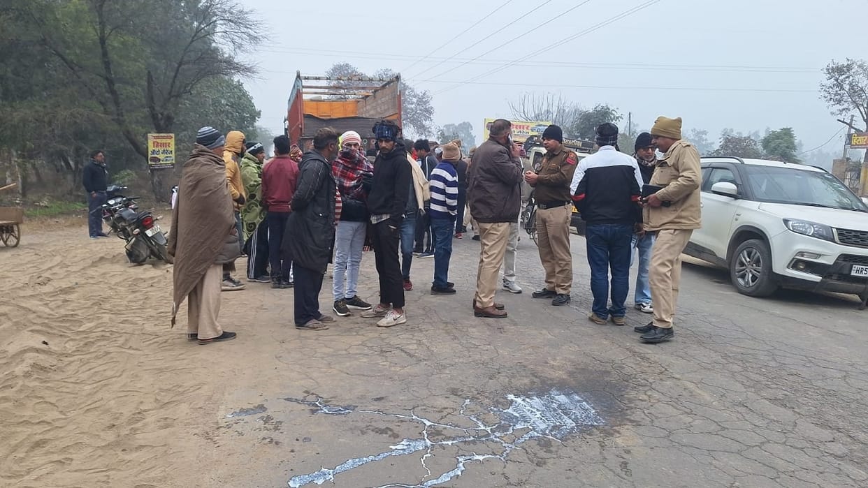 Tragic accident in Fatehabad, Scooty hit by truck driver, sister-in-law killed and sister-in-law injured