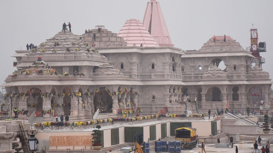 Ayodhya: Shine of star hotels in tent city