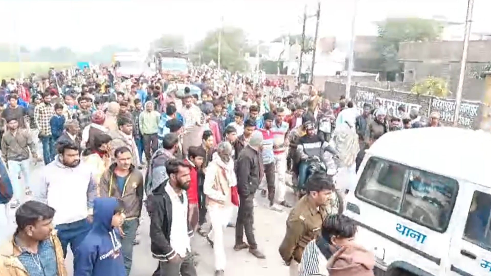 शुजालपुर में भगवा ध्वज के साथ छेड़छाड़ को लेकर हुआ बवाल