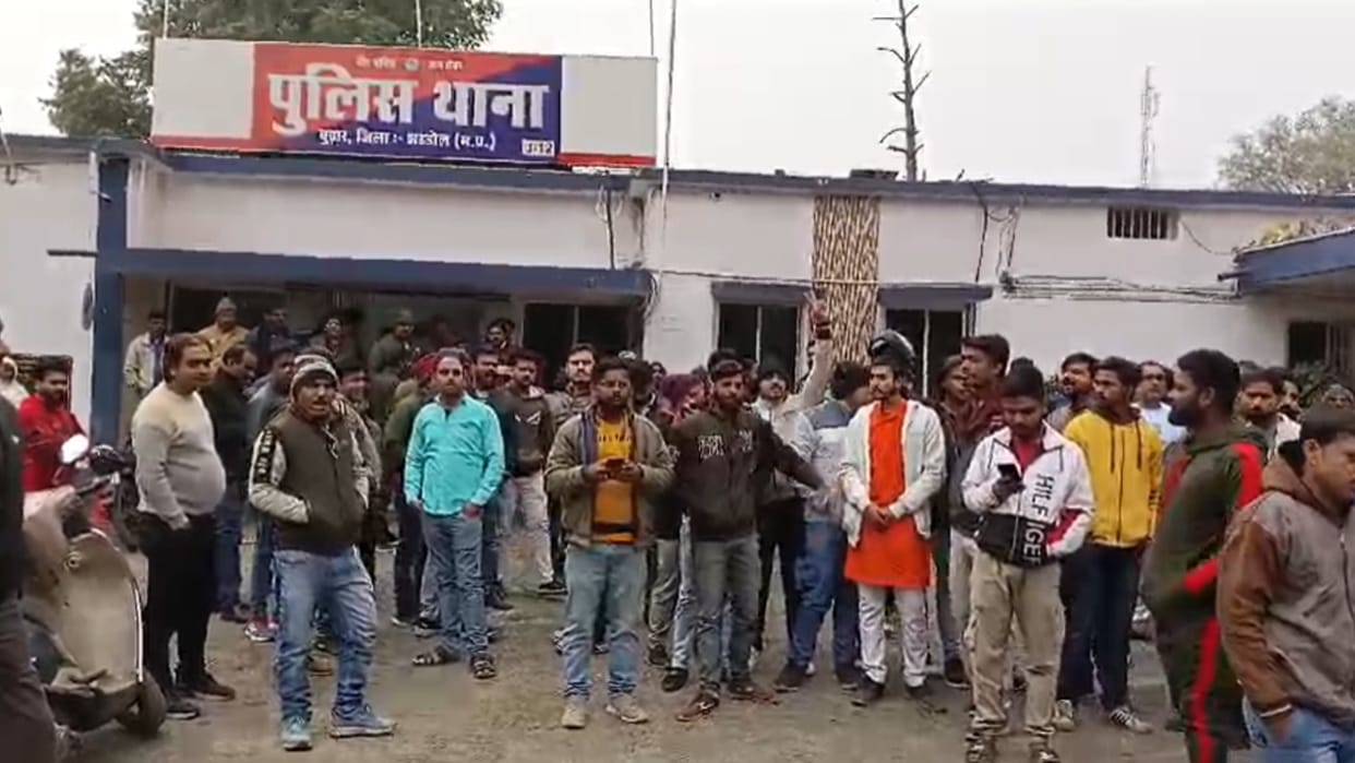 Teacher beats student for raising Shri Ram slogans