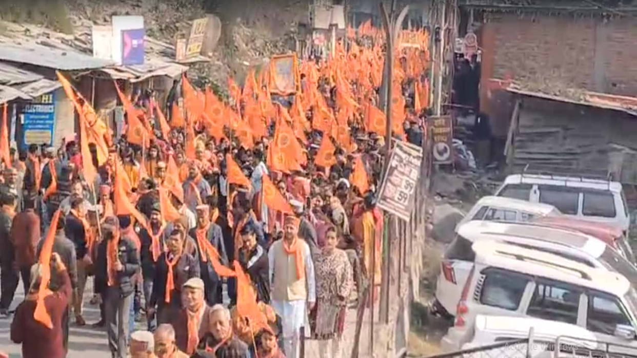 A grand shobha yatra was taken out in Kullu with chants of Jai Shri Ram, the atmosphere was filled with Ram.