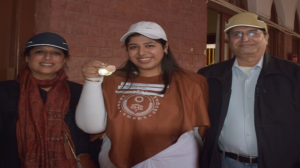Convocation Of Dayalbagh Education Institute Agra highest Founder's Medal was given to Drishti Goyal