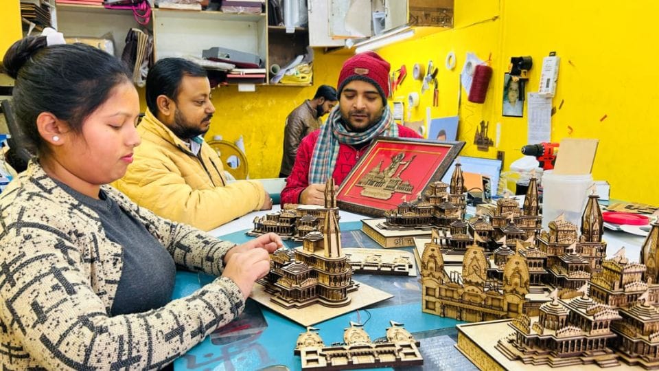 Two friends made 3D and 2D model of Shri Ram temple in Gorakhpur