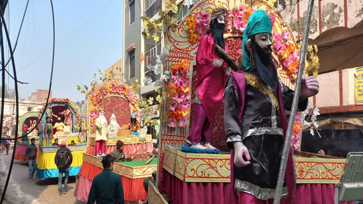 diversion from Yamuna Kinara Road to Ghatiya during Nagar Kirtan in Agra