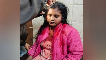 Dainik Watcher woman was fatally attacked and injured after stopping her from cutting wood in Keetham in Agra