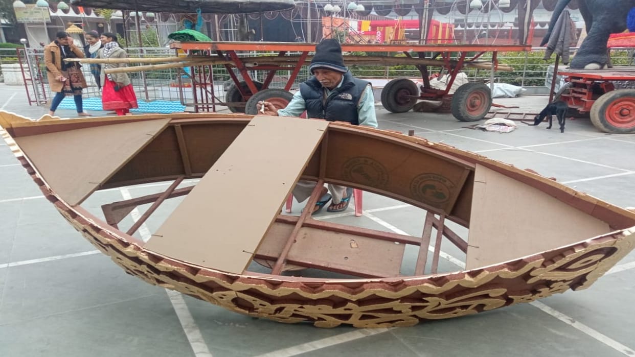 Ramlala will set out on Nisar Ahmed's boat, masks of Ramlila characters have been made for 40 years