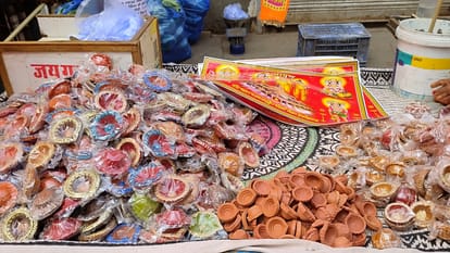Ram Mandir: Delhi becomes happy, claims more business than Diwali; Saffron waved on the streets