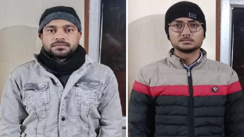 Two miscreants swallowed 400 grams of gold they going from Dubai to Uttar Pradesh