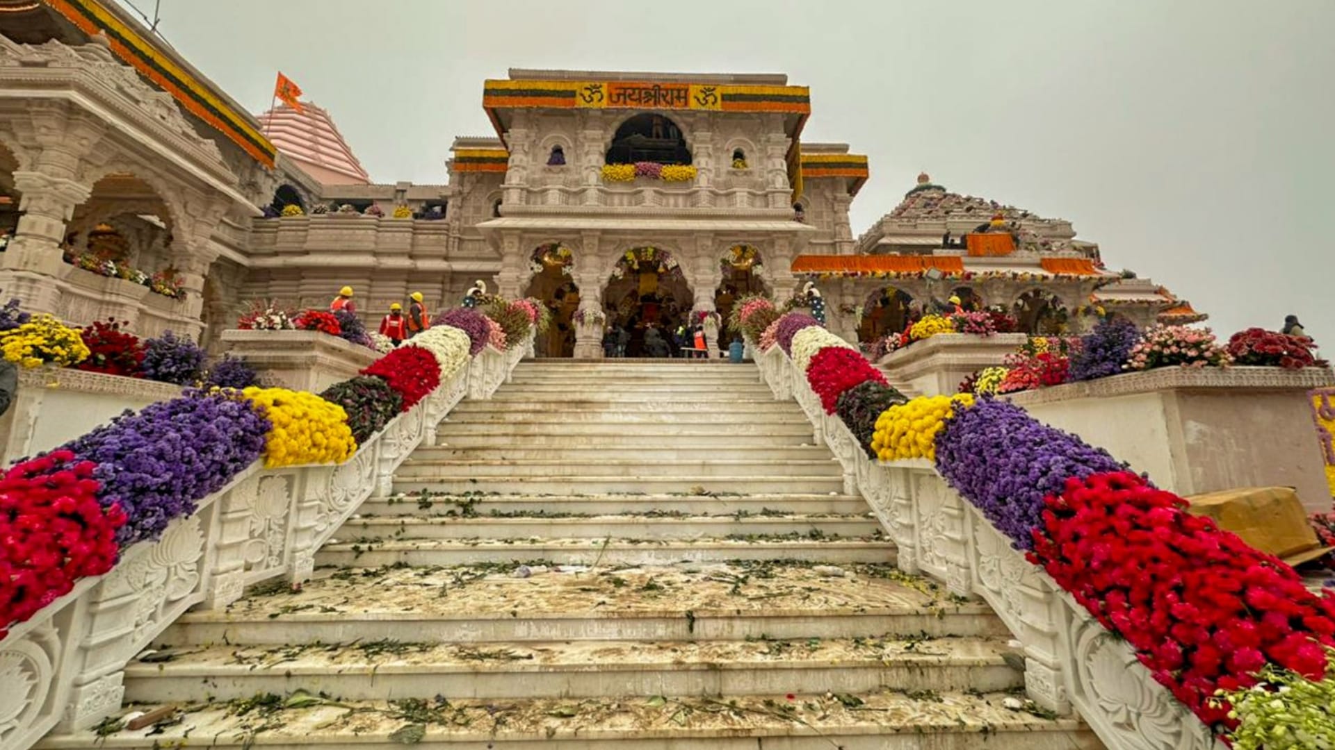Ram temple decorated with lamps, colorful flowers and lights, see attractive photos