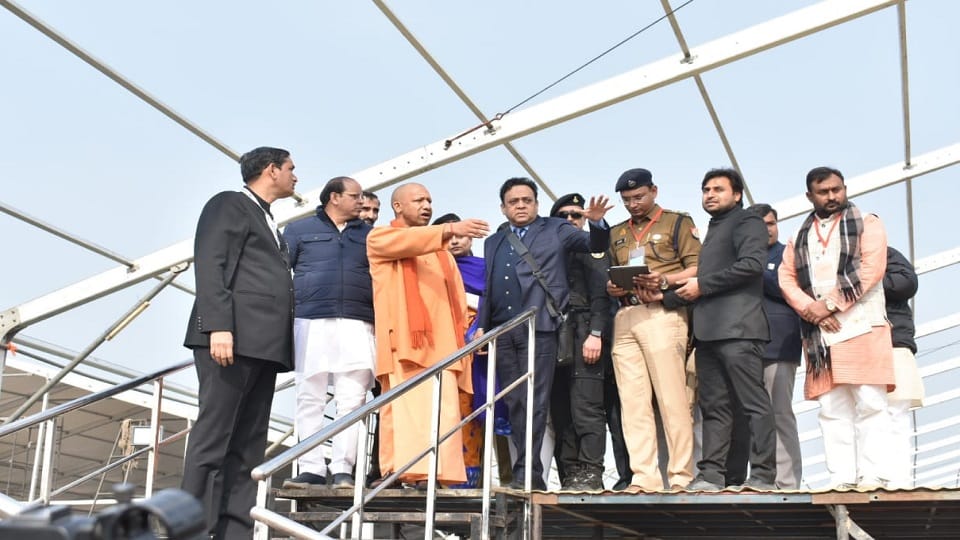 CM Yogi took stock of the preparations for PM Modi public meeting in Bulandshahr