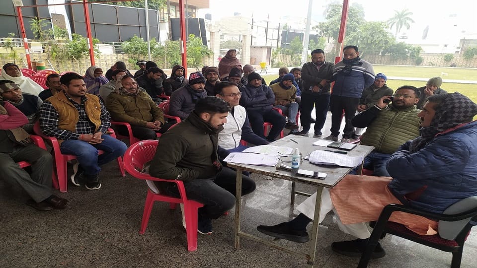 Coaching operators met Aligarh MP Satish Gautam
