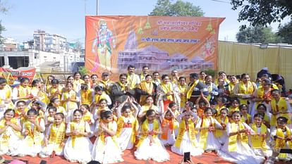 "Ashtyam" dance service held in Shri Mahakaleshwar Temple courtyard