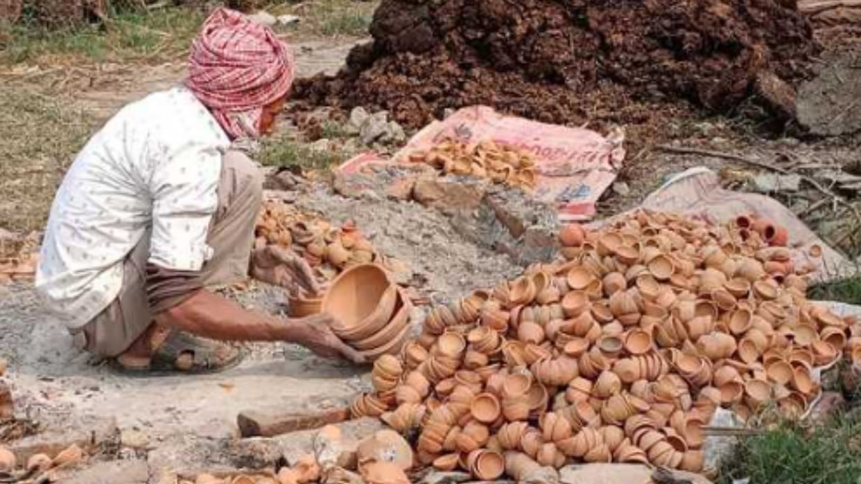 Ram Mandir: Demand for lamps increased, potters wheel rotating day and night