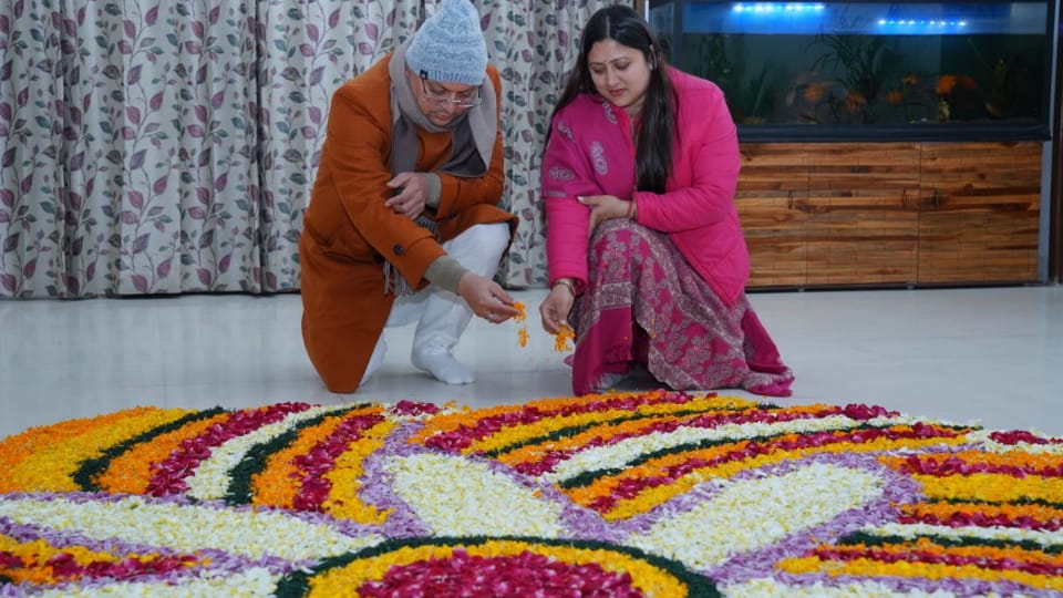 Ayodhya Ram Mandir: CM Dhami recited chapters of Ramcharitmanas enthusiasm in Uttarakhand Bhajan Shobha Yatra