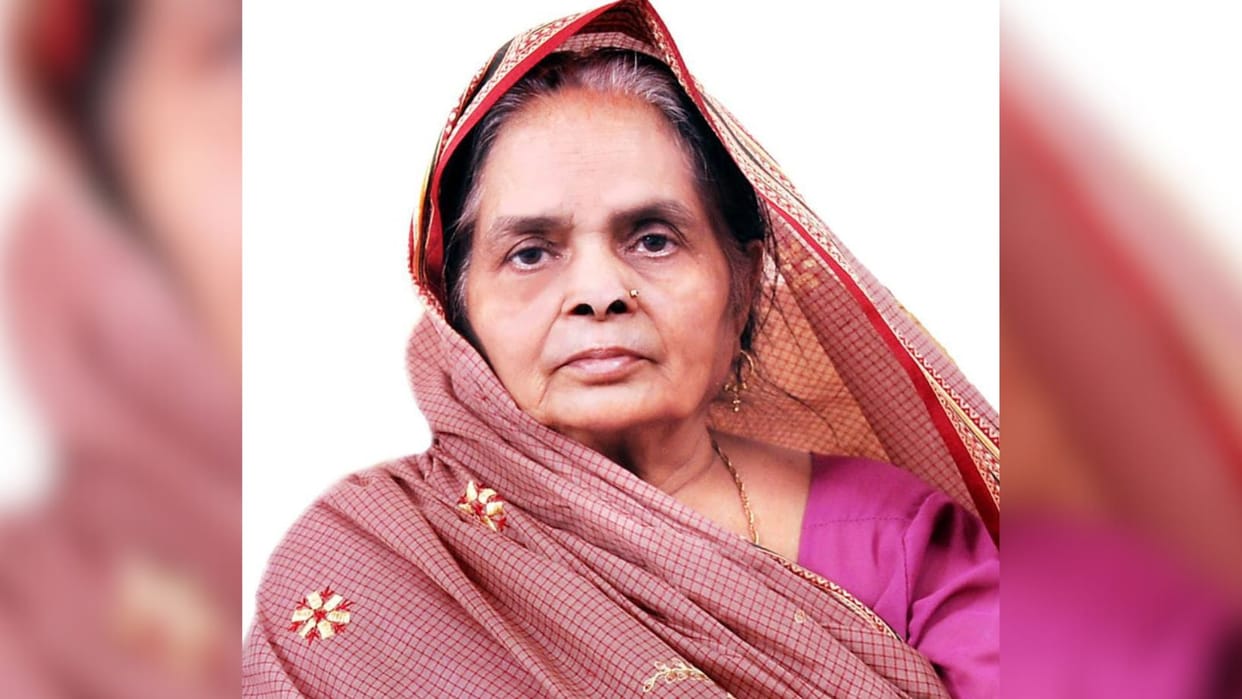 Sankat Mochan Temple Mahants mother Seva Devi death last rites performed at Harishchandra Ghat