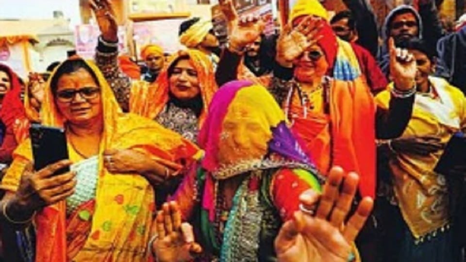 Such is the beauty of Basanti Chola…Ayodhya is creating new Chaupaiyas.