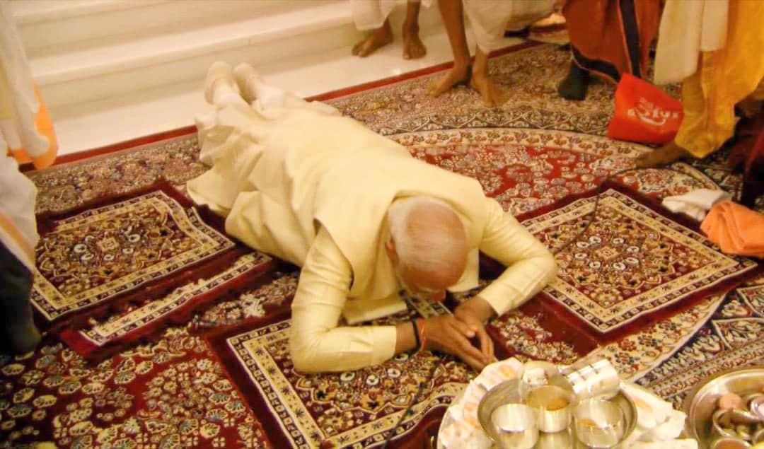 Ramlala Virajman: These pictures caught everyone's attention, Modi got angry, Alia-Ranbir were seen taking sel