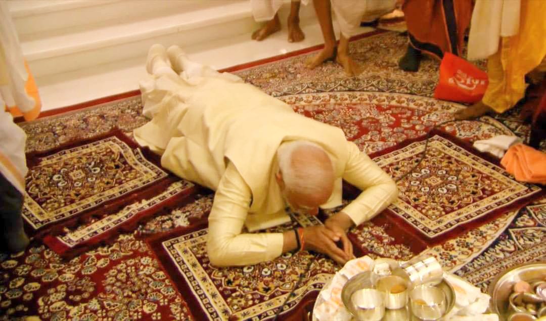 Ramlala Virajman: These pictures caught everyone's attention, Modi got angry, Alia-Ranbir were seen taking sel