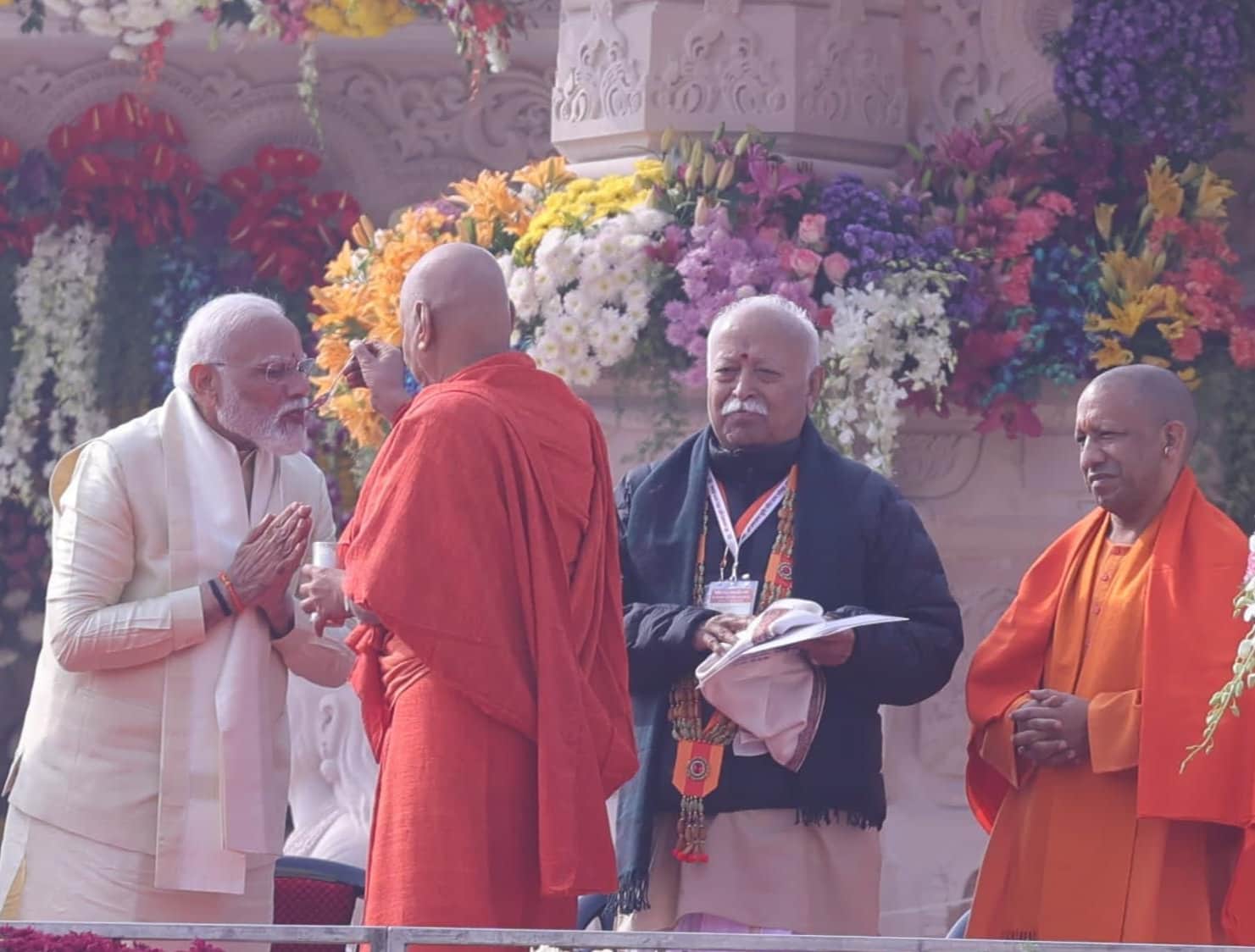 Ramlala Virajman: These pictures caught everyone's attention, Modi got angry, Alia-Ranbir were seen taking sel