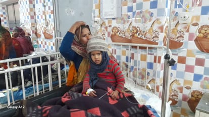 Bihar News : Girl dies by food poisoning in Purnia. four other members of the family admitted in hospital.