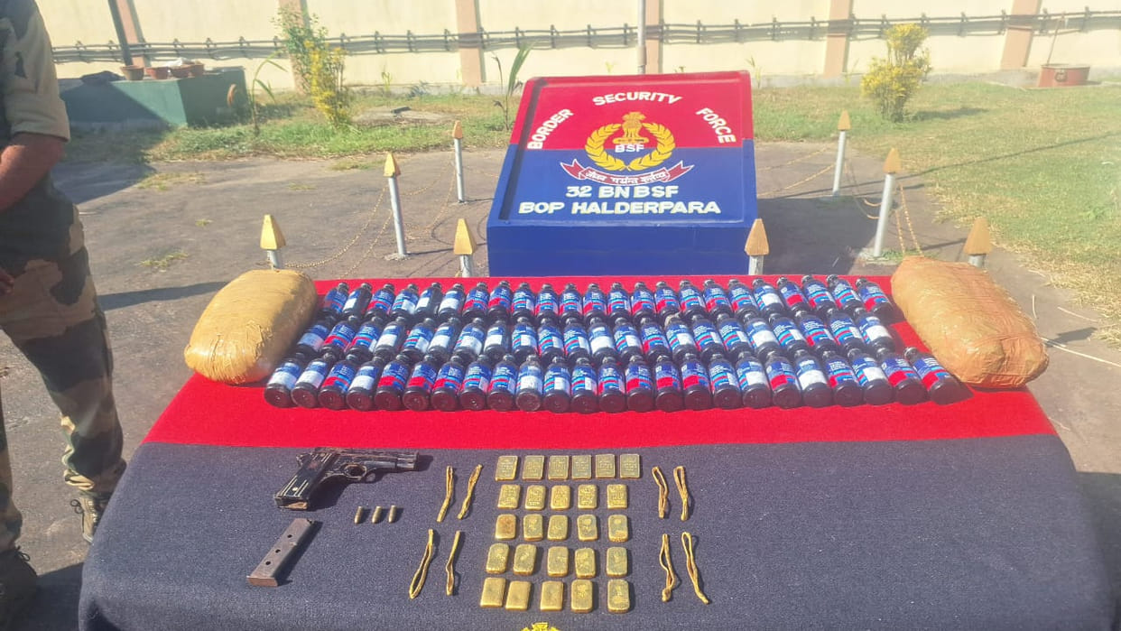 Bengal: BSF arrests eight smugglers, including gold worth Rs 2.18 crore, one pistol and five women